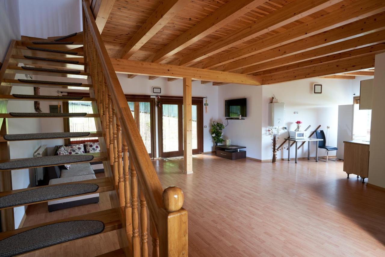 Green Property Dofteana Екстериор снимка