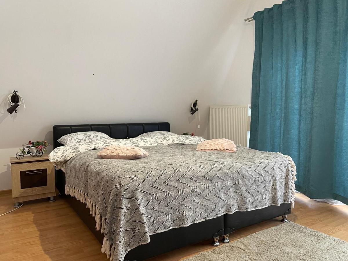 Green Property Dofteana Екстериор снимка
